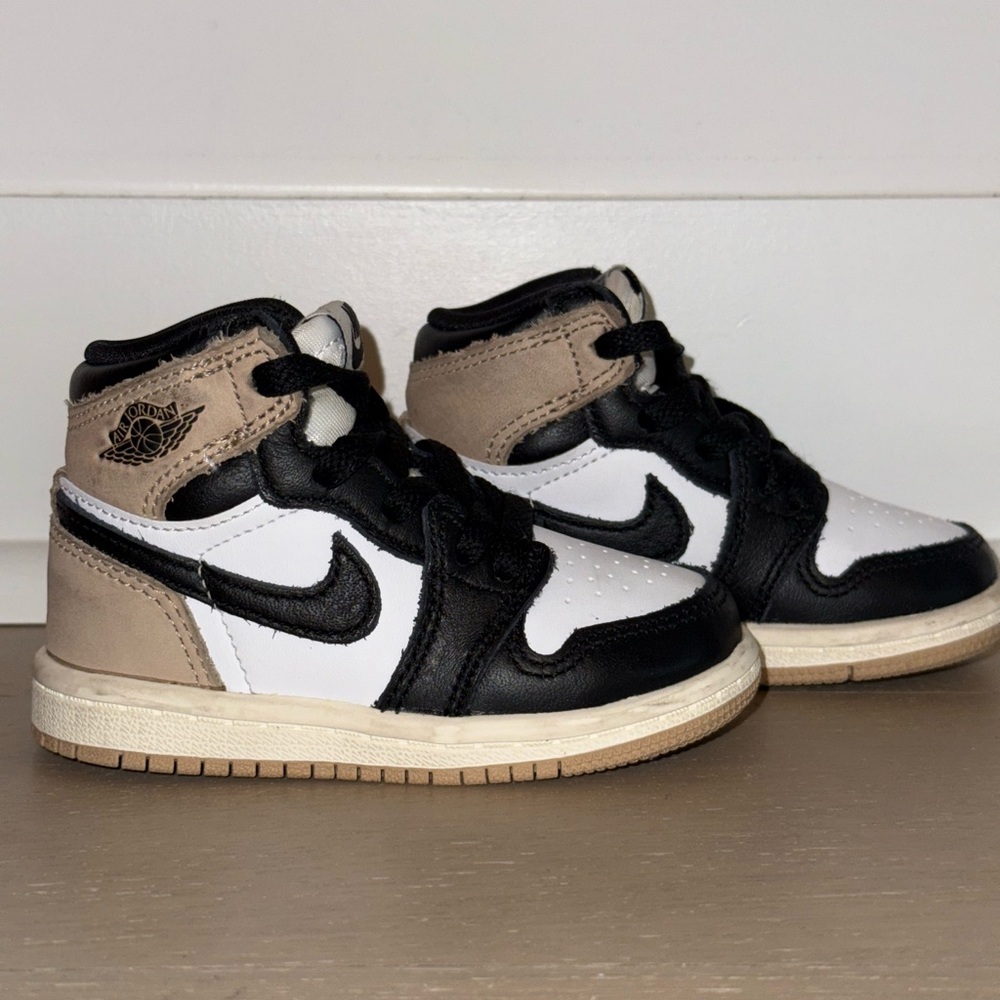 Kids' Nike Black and Tan Sneakers